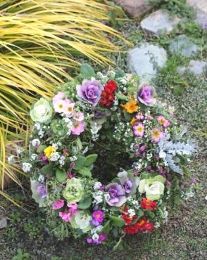 ハンギングリース作ってみました｜「アグレアーブル花や」　（徳島県吉野川市の花キューピット加盟店 花屋）のブログ